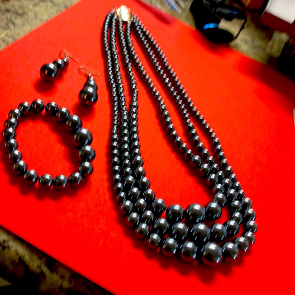 Multi strands dark gray necklace with earrings and bracelet beautiful designed